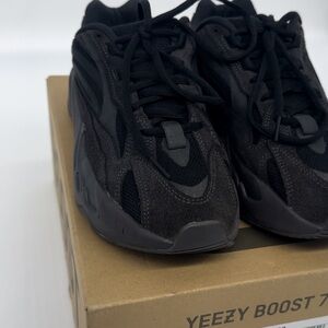 YEEZY 700 ‘Vanta’